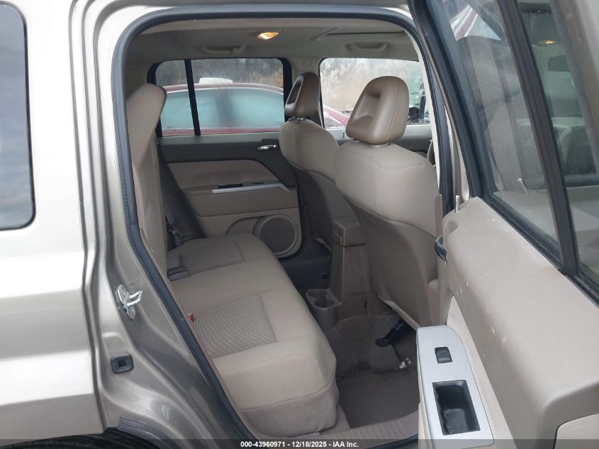 2008 Jeep Patriot Sport VIN: 1J8FF28W08D528955 Lot: 43960971