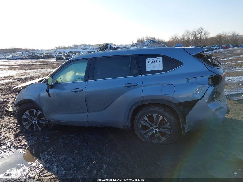 2022 Toyota Highlander Xle VIN: 5TDGZRBHXNS245520 Lot: 43961014
