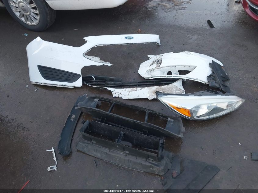 2015 Ford Focus Se VIN: 1FADP3K2XFL307279 Lot: 43961017