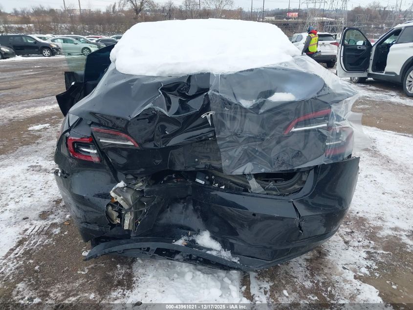 2018 Tesla Model 3 Long Range/Mid Range VIN: 5YJ3E1EA9JF025522 Lot: 43961021