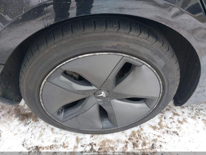 2018 Tesla Model 3 Long Range/Mid Range VIN: 5YJ3E1EA9JF025522 Lot: 43961021