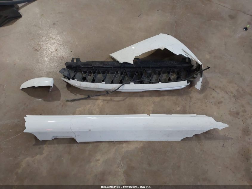 2014 Volvo Xc60 T6 R-Design VIN: YV4902DZ3E2530032 Lot: 43961100