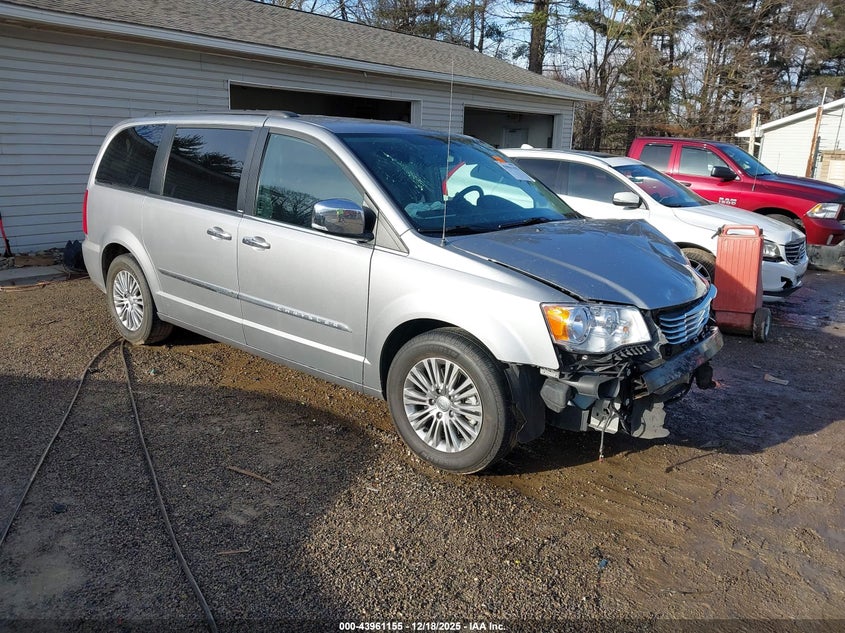 2013 Chrysler Town & Country Touring-L