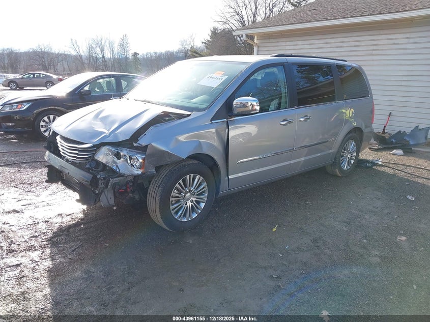 2013 Chrysler Town & Country Touring-L
