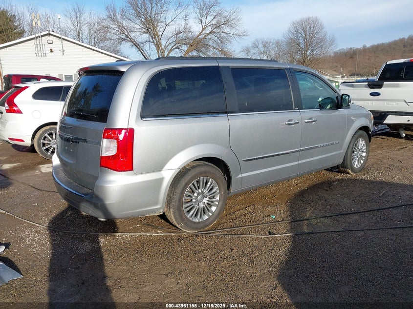 2013 Chrysler Town & Country Touring-L