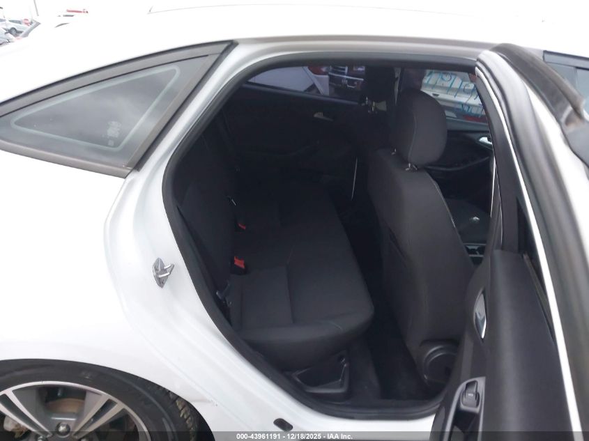 2018 Ford Focus Se VIN: 1FADP3FE3JL303295 Lot: 43961191