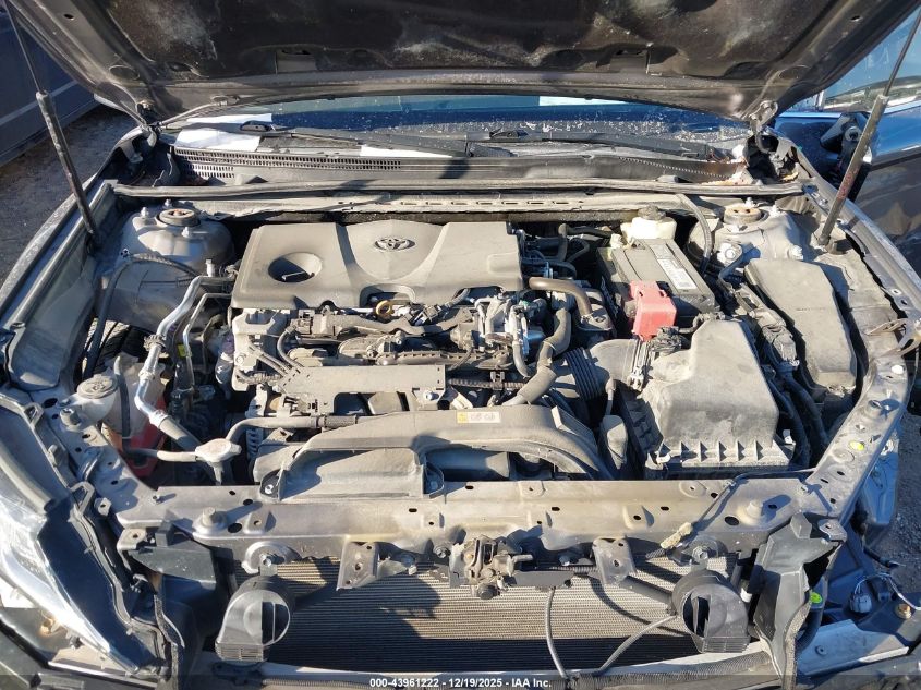 2018 Toyota Camry Le VIN: 4T1B11HKXJU030453 Lot: 43961222