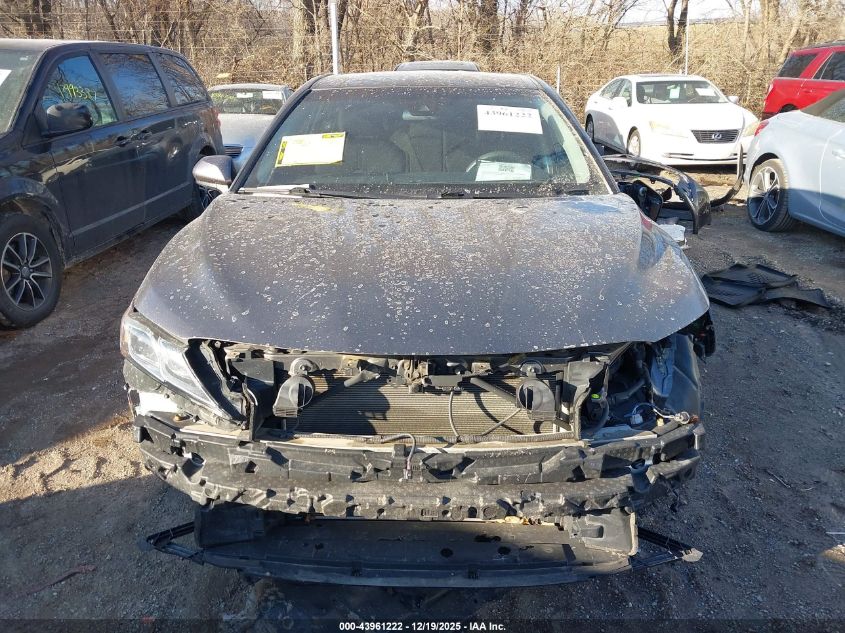 2018 Toyota Camry Le VIN: 4T1B11HKXJU030453 Lot: 43961222