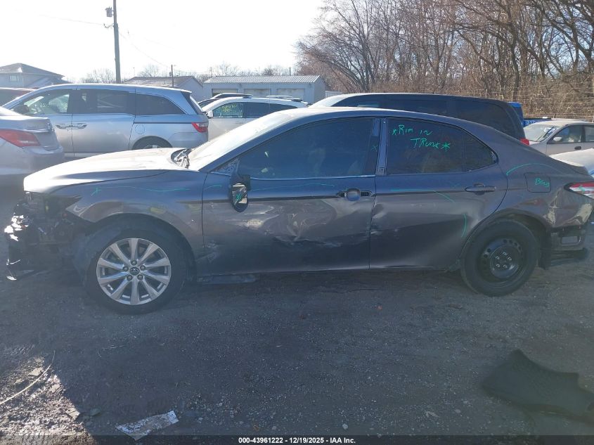 2018 Toyota Camry Le VIN: 4T1B11HKXJU030453 Lot: 43961222