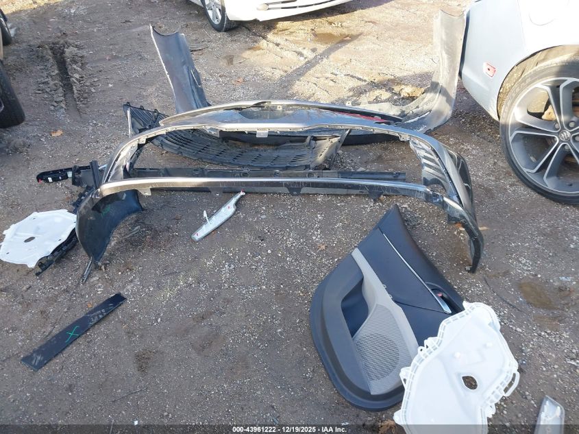 2018 Toyota Camry Le VIN: 4T1B11HKXJU030453 Lot: 43961222