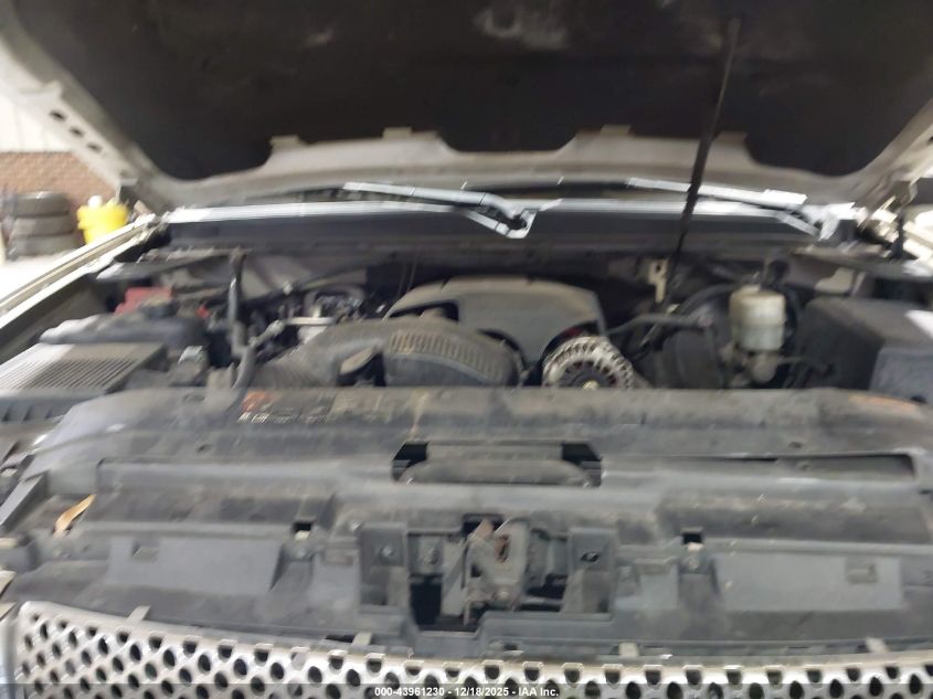 2011 GMC Yukon Xl 1500 Denali VIN: 1GKS2MEFXBR322770 Lot: 43961230