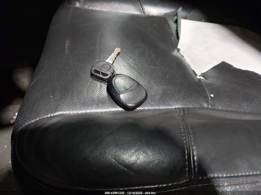 2011 GMC Yukon Xl 1500 Denali VIN: 1GKS2MEFXBR322770 Lot: 43961230