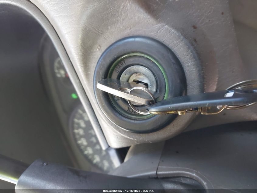 2005 Toyota Tundra Sr5 V8 VIN: 5TBET341X5S471569 Lot: 43961237