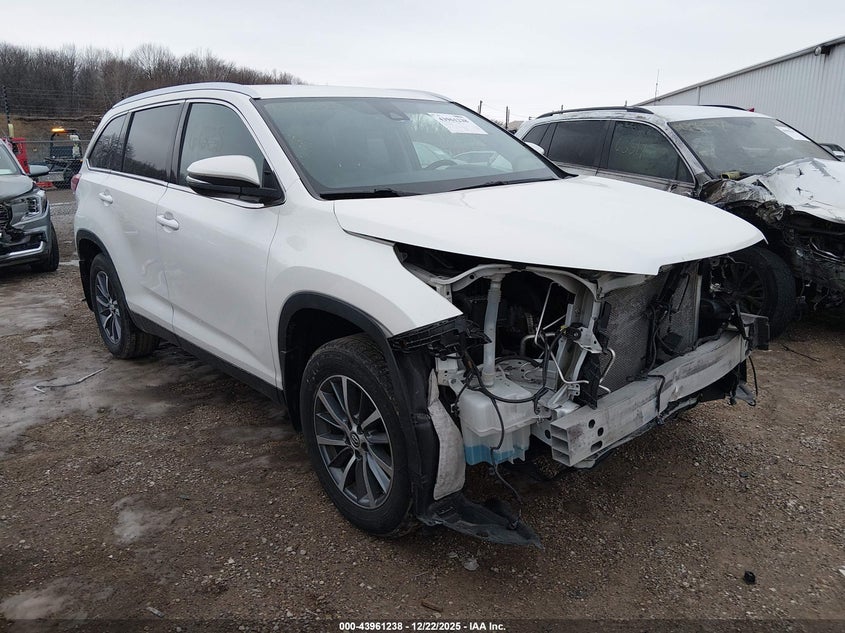 2019 TOYOTA HIGHLANDER XLE