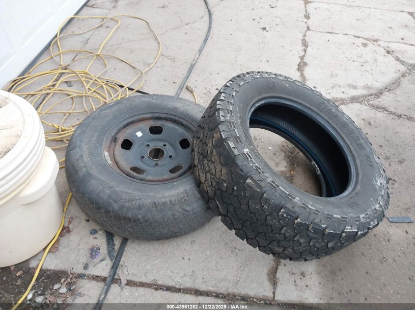 2019 Ram 1500 Classic Express 4X4 6'4 Box VIN: 1C6RR7FGXKS542165 Lot: 43961252