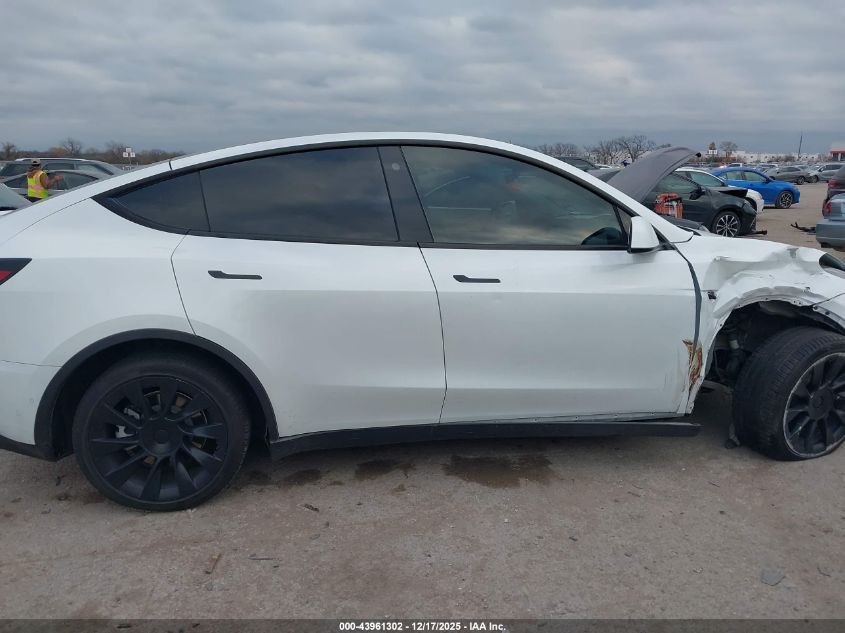 2022 Tesla Model Y Long Range Dual Motor All-Wheel Drive VIN: 7SAYGDEE8NA014232 Lot: 43961302