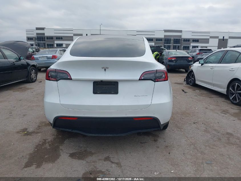 2022 Tesla Model Y Long Range Dual Motor All-Wheel Drive VIN: 7SAYGDEE8NA014232 Lot: 43961302