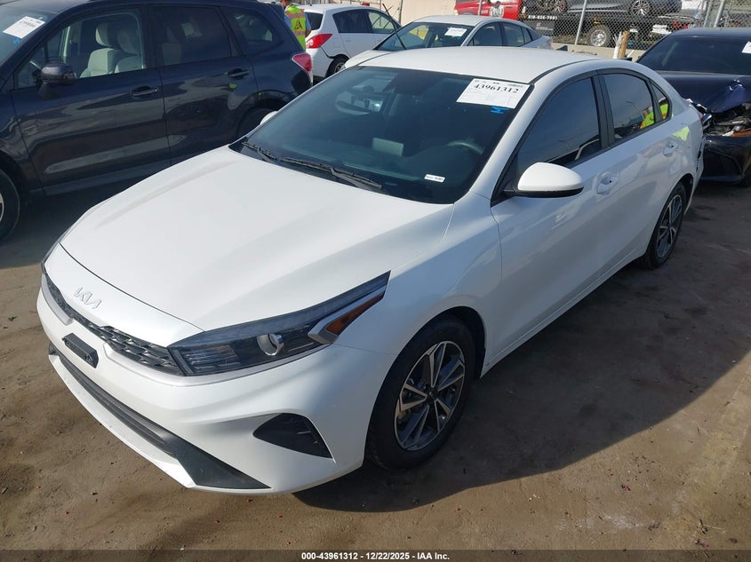 2023 Kia Forte Lxs