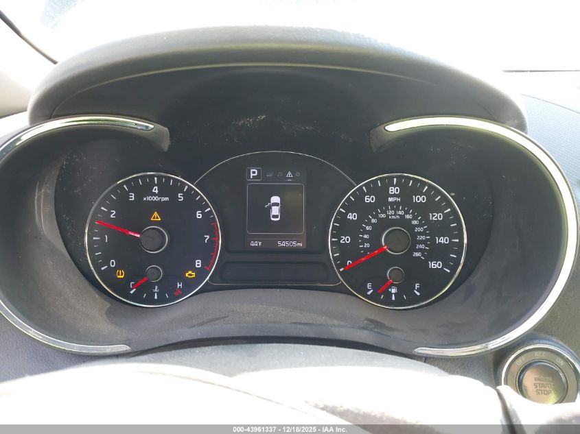 2017 Kia Forte Ex VIN: KNAFX5A80H5668190 Lot: 43961337