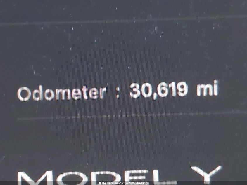 2024 Tesla Model Y Performance Dual Motor All-Wheel Drive VIN: 7SAYGDEF7RA329263 Lot: 43961364