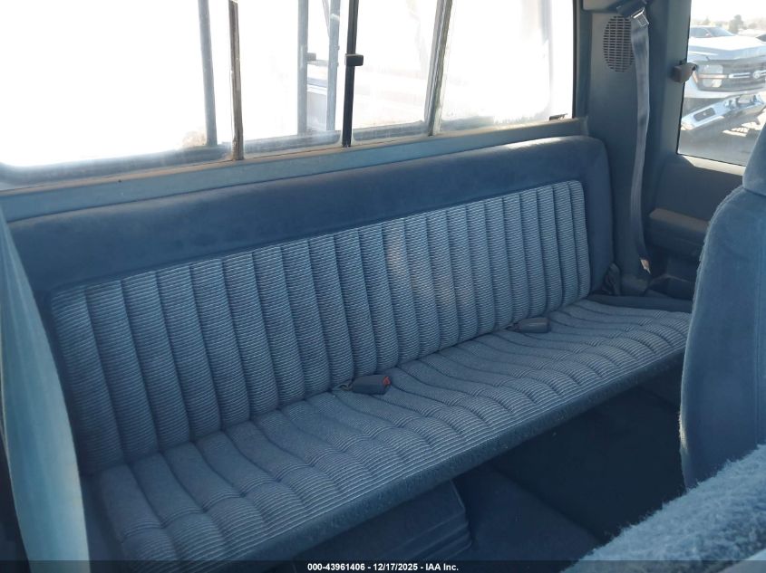 1994 GMC Sierra C1500 VIN: 2GTEC19K9R1574797 Lot: 43961406