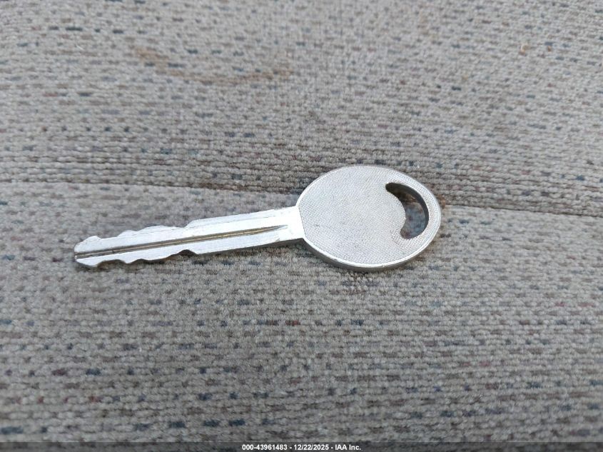 2000 Chevrolet Prizm Lsi VIN: 1Y1SK5282YZ413446 Lot: 43961483