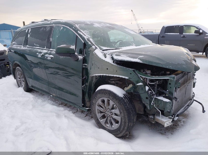 2024 Toyota Sienna Xle