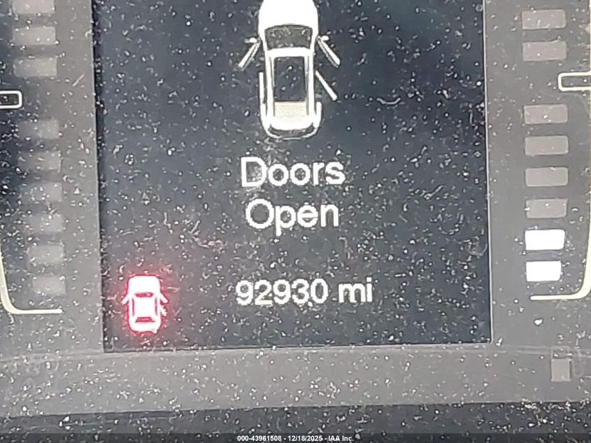 2018 Jeep Cherokee Latitude Plus 4X4 VIN: 1C4PJMLB5JD526005 Lot: 43961508