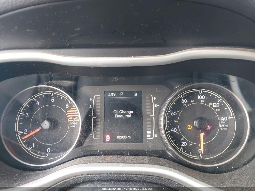 2018 Jeep Cherokee Latitude Plus 4X4 VIN: 1C4PJMLB5JD526005 Lot: 43961508