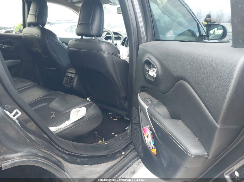 2018 Jeep Cherokee Latitude Plus 4X4 VIN: 1C4PJMLB5JD526005 Lot: 43961508