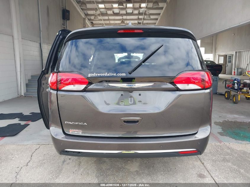 2017 Chrysler Pacifica Touring-L VIN: 2C4RC1BG2HR516134 Lot: 43961536