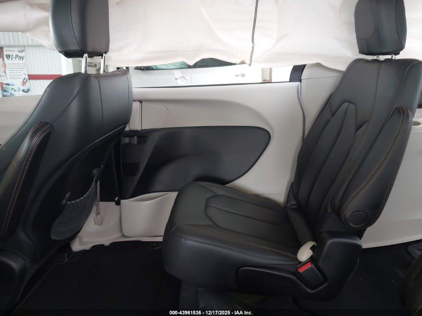 2017 Chrysler Pacifica Touring-L VIN: 2C4RC1BG2HR516134 Lot: 43961536