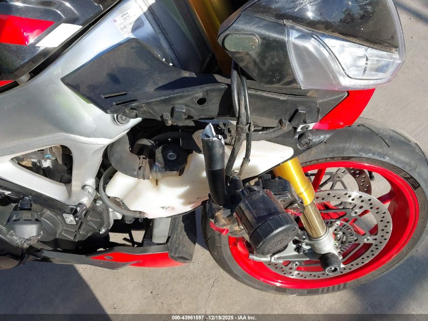 2022 Aprilia Tuono V4 1100 Factory VIN: ZD4KZUB08NS000492 Lot: 43961597