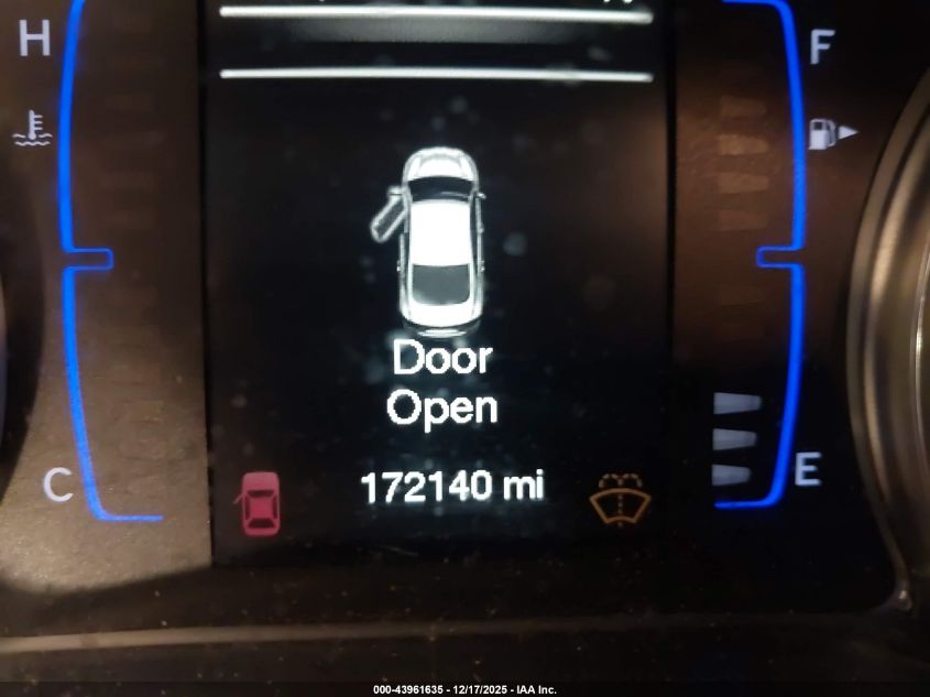 2016 Chrysler 200 Limited VIN: 1C3CCCAB9GN131581 Lot: 43961635