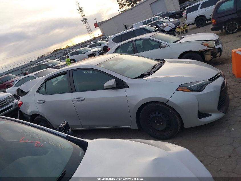 2018 Toyota Corolla Le VIN: 5YFBURHE5JP817702 Lot: 43961645