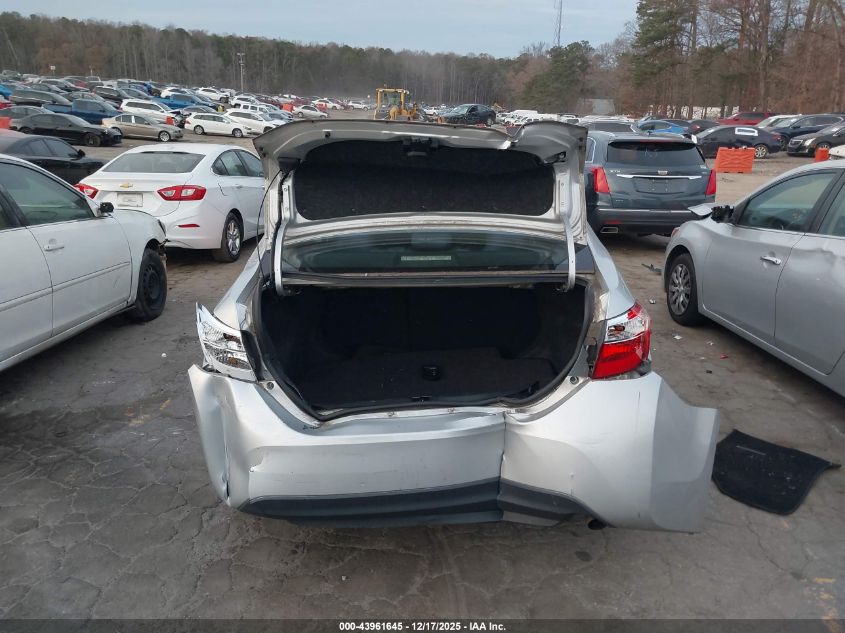 2018 Toyota Corolla Le VIN: 5YFBURHE5JP817702 Lot: 43961645