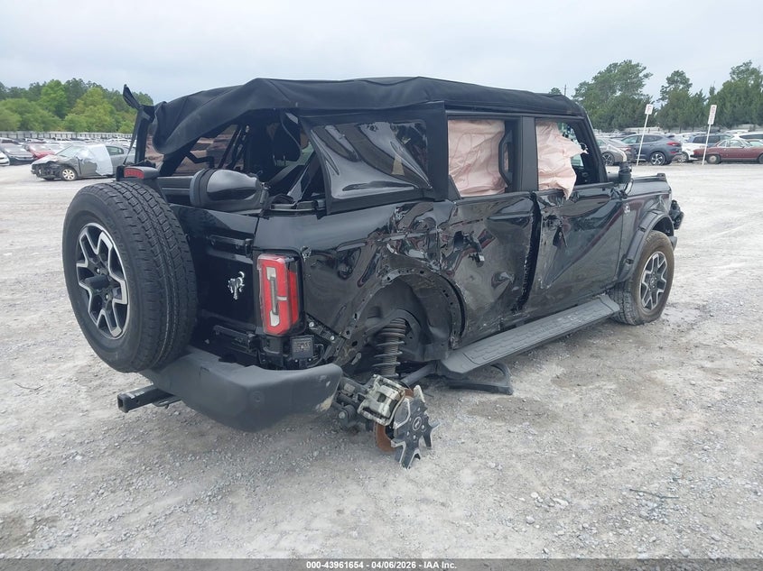 2024 Ford Bronco Outer Banks