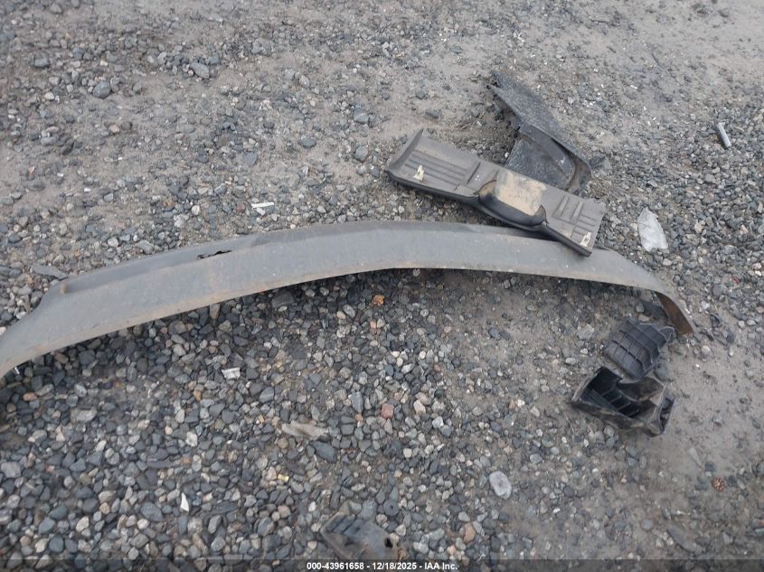 2003 Chevrolet Tahoe Ls VIN: 1GNEC13V53R133127 Lot: 43961658