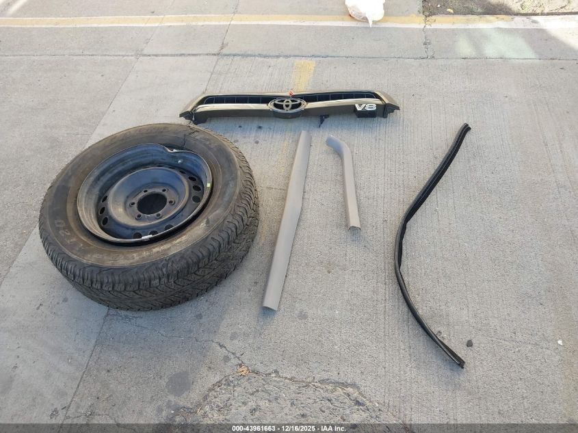 2006 Toyota Sequoia Limited V8 VIN: 5TDZT38A86S273058 Lot: 43961663