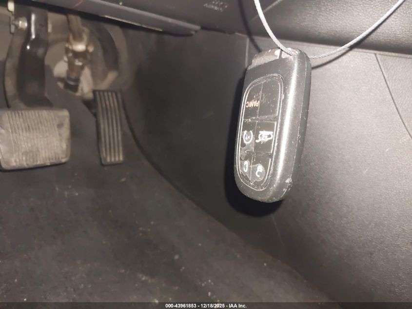 2015 Jeep Cherokee Latitude VIN: 1C4PJLCS1FW553904 Lot: 43961853