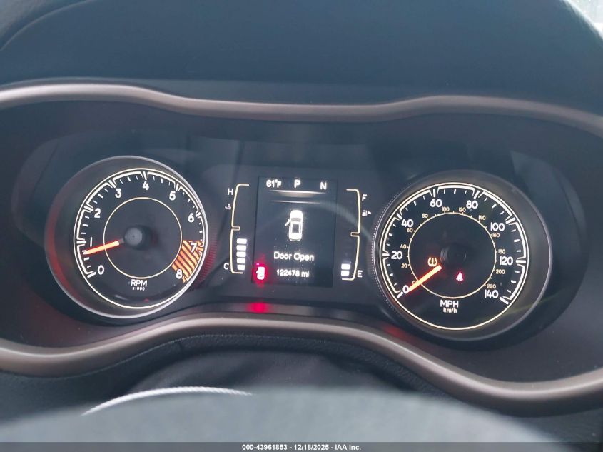 2015 Jeep Cherokee Latitude VIN: 1C4PJLCS1FW553904 Lot: 43961853