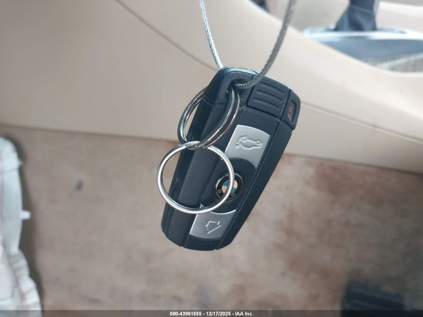 2013 BMW X1 Sdrive28I VIN: WBAVM1C58DVW44813 Lot: 43961855