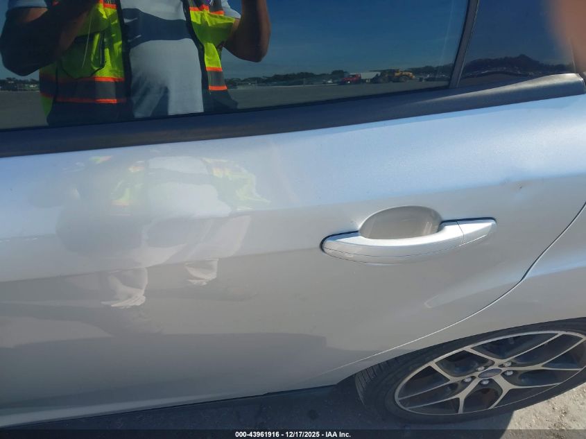 2017 Ford Focus Sel VIN: 1FADP3M20HL225531 Lot: 43961916