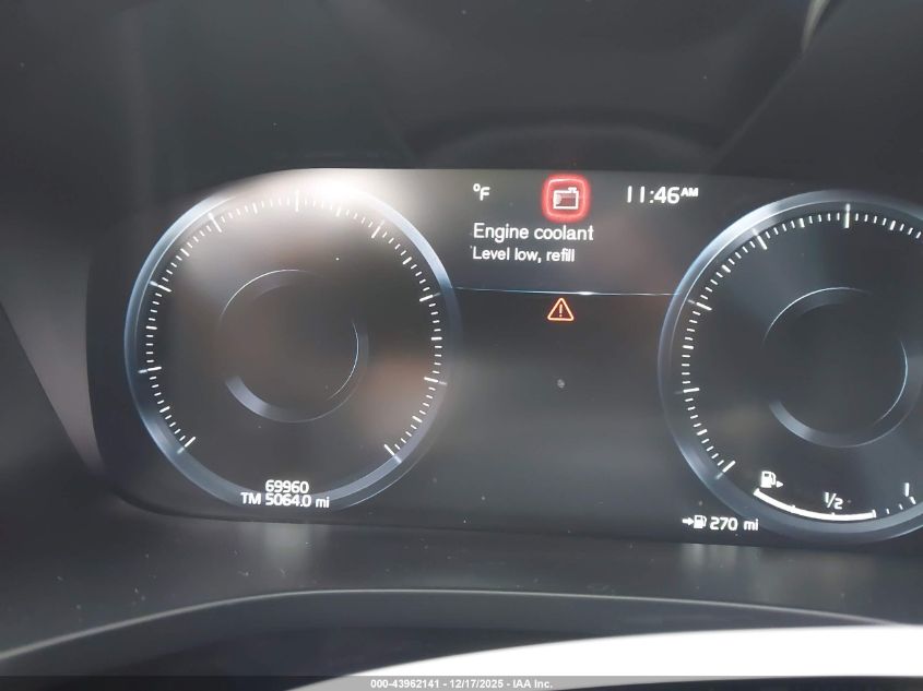 2019 Volvo Xc60 T5 R-Design VIN: LYV102RM8KB232471 Lot: 43962141