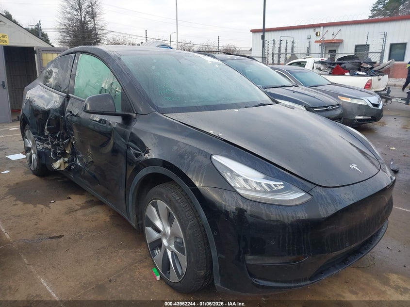2022 Tesla Model Y Long Range Dual Motor All-Wheel Drive