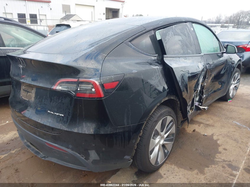 2022 Tesla Model Y Long Range Dual Motor All-Wheel Drive