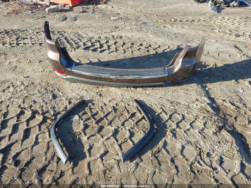 2018 Jeep Grand Cherokee Limited 4X2 VIN: 1C4RJEBG8JC392432 Lot: 43962287