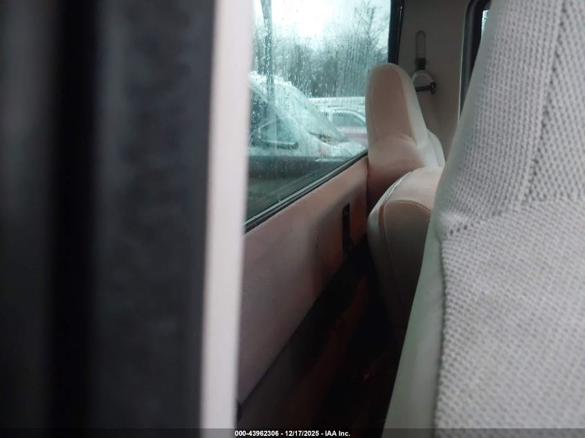 2002 Ford F-250 Xl/Xlt VIN: 1FTNF21L72EA84218 Lot: 43962306