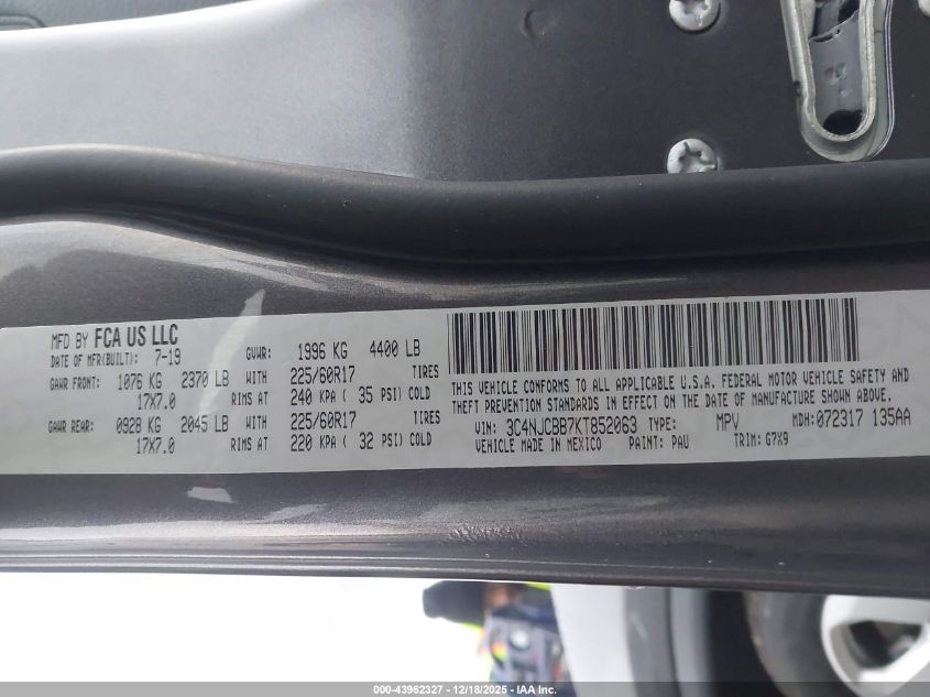 2019 Jeep Compass Latitude Fwd VIN: 3C4NJCBB7KT852063 Lot: 43962327