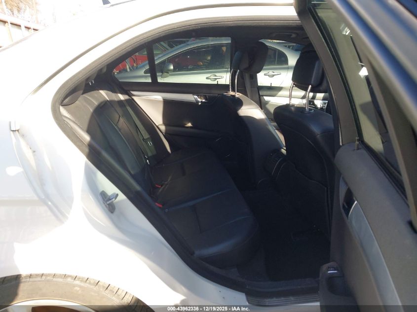 2010 Mercedes-Benz C 300 Luxury 4Matic/Sport 4Matic VIN: WDDGF8BB8AF389808 Lot: 43962336